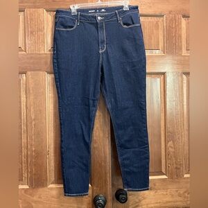 Old Navy Women’s High Ride Super Skinny Dark Wash Jeans, Size 14 Short